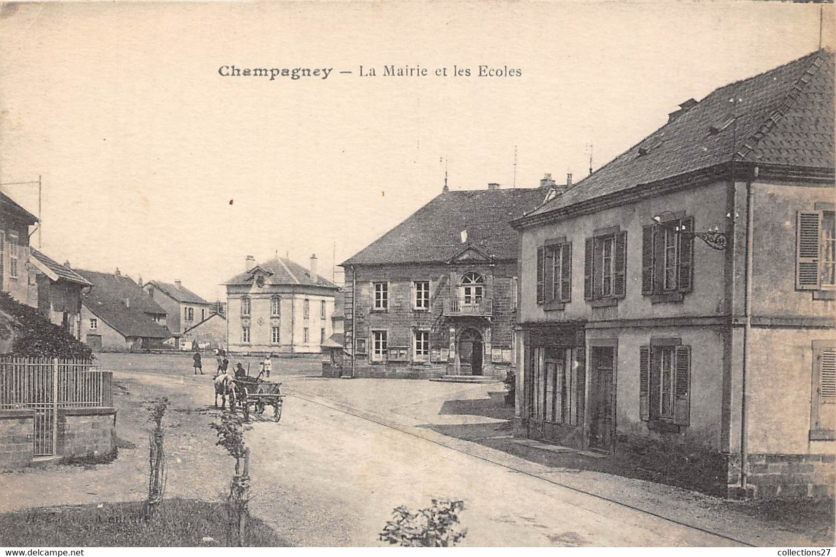 70-CHAMPAGNEY- LA MAIRIE ET LES ECOLES - Champagney