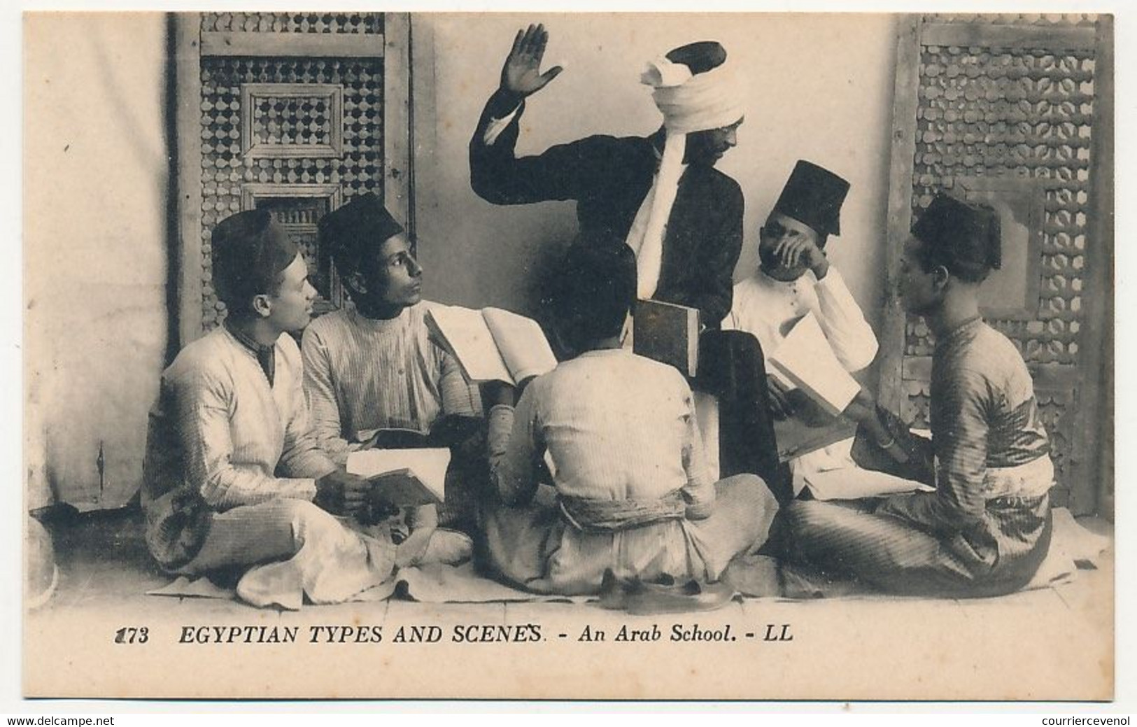 CPA - EGYPTE - Egyptian Types And Scenes - An Arab School - Personas