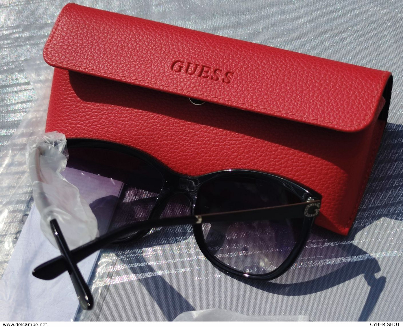 Vintage & Top Women Sunglasses GUESS - Sun Glasses