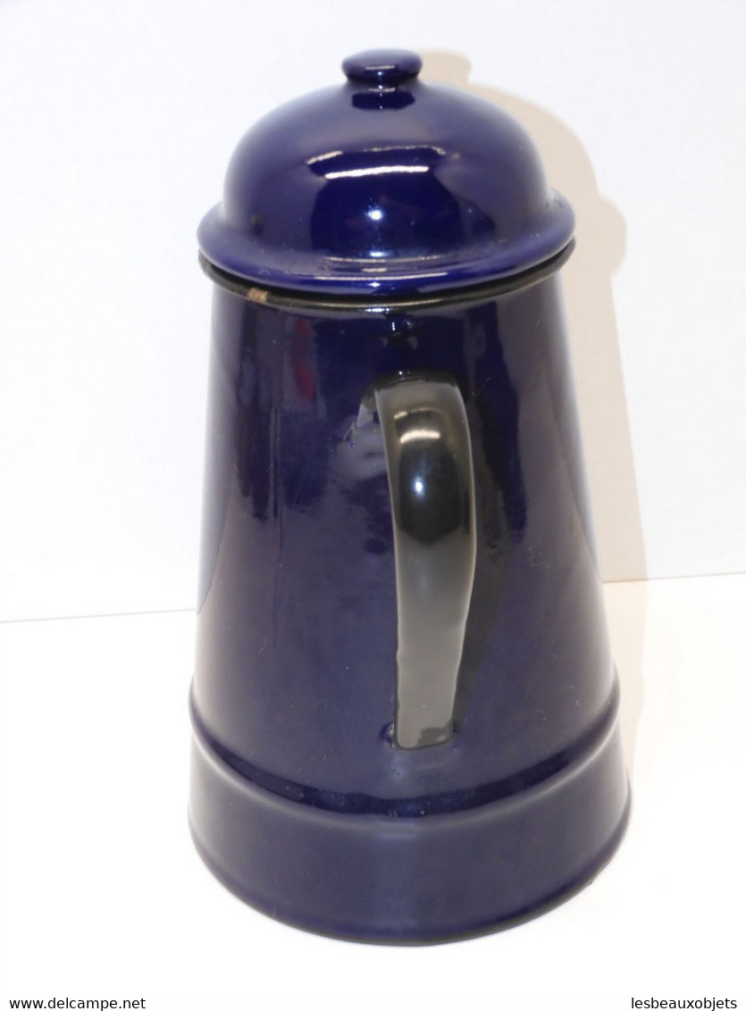 * JOLIE ANCIENNE CAFETIERE EMAILLEE BLEU Foncé Made In POLAND COLLECTION Déco   E - Theepot