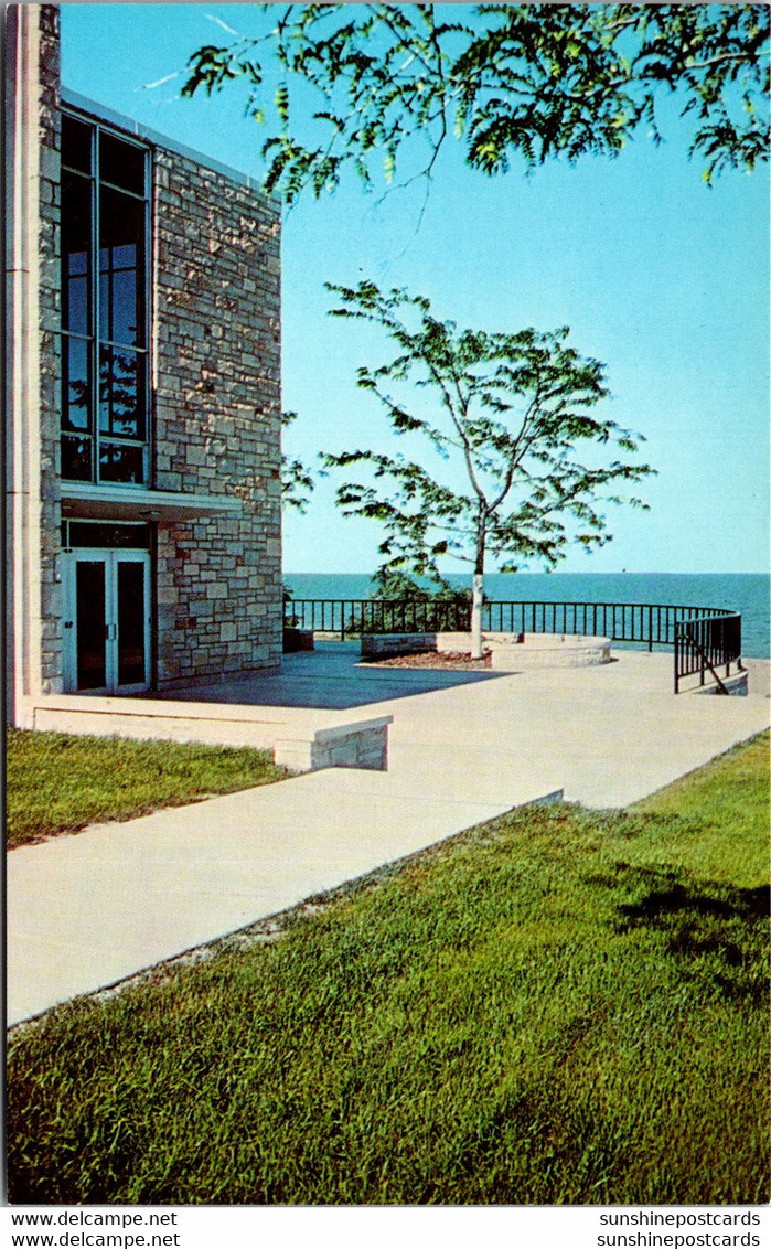 Wisconsin Kenosha Lakevie Patio At College Center Carthage College - Kenosha