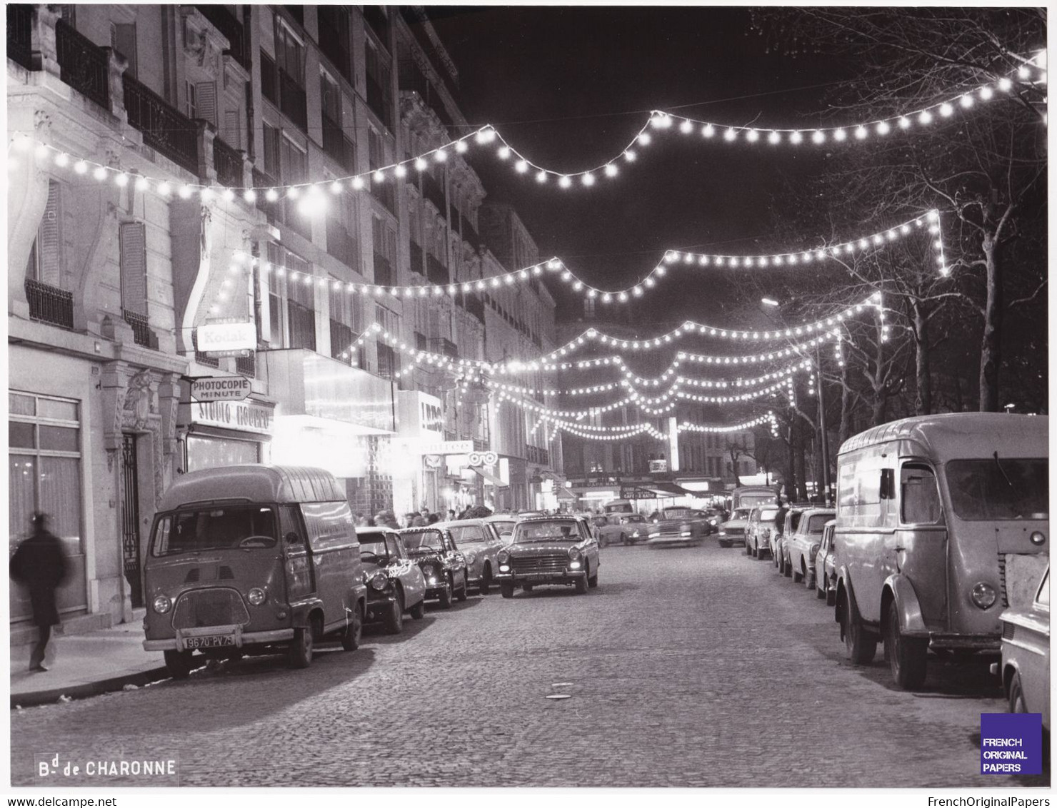SUPERBE Paris / Boulevard De Charonne -Grande Photo De Nuit 1967 Noël Renault Estafette Fourgon Camion C8-30 - Lugares
