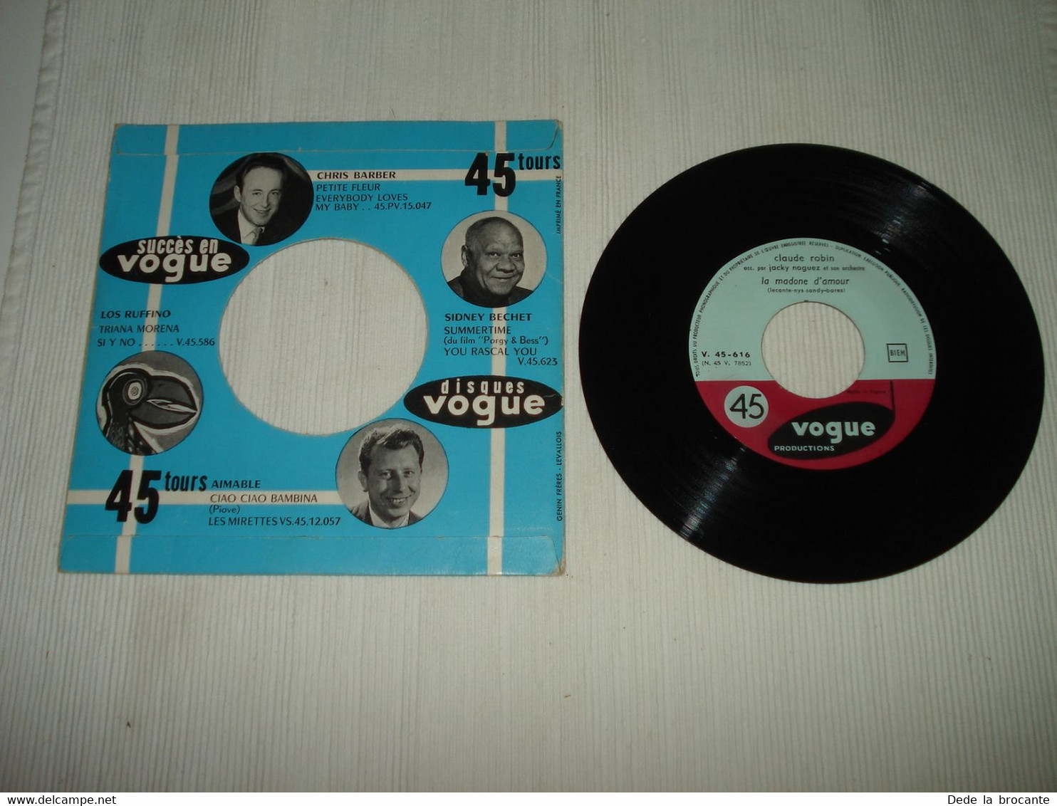 B1 /   45 EP / Succès En Vogue / Robin - Renard Debout - Valentine - Vogue - Hit-Compilations