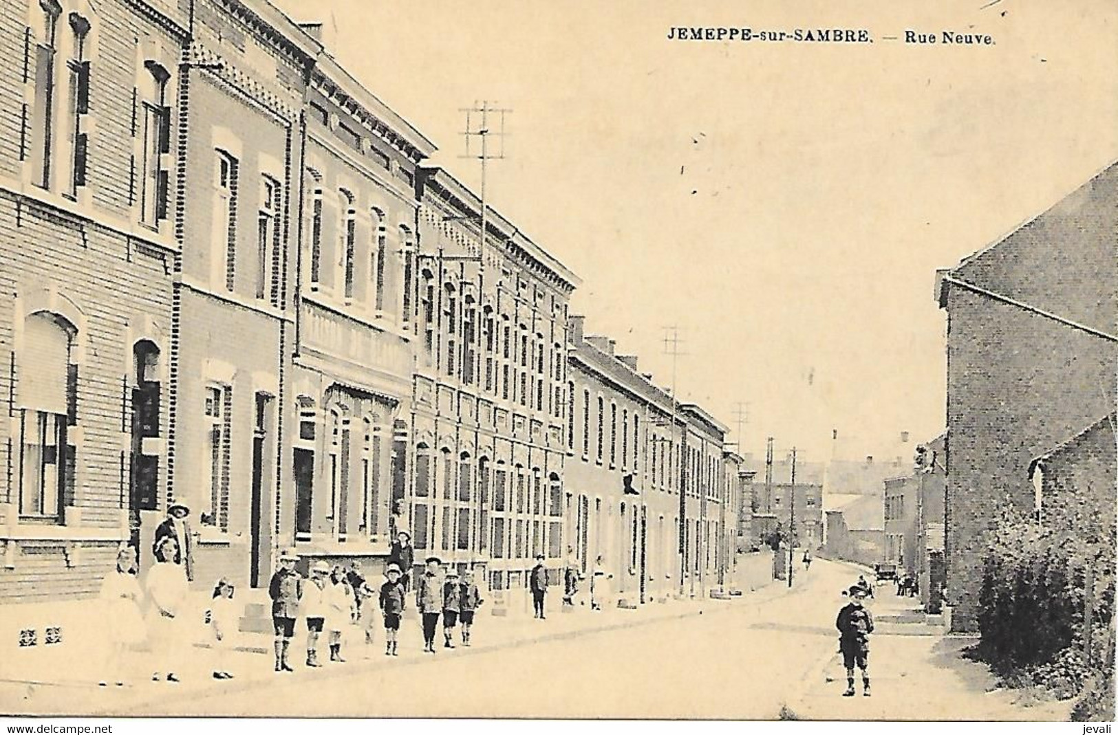 CPA / PK   -  JEMEPPE Sur SAMBRE  Rue Neuve ( Animation ) - Jemeppe-sur-Sambre