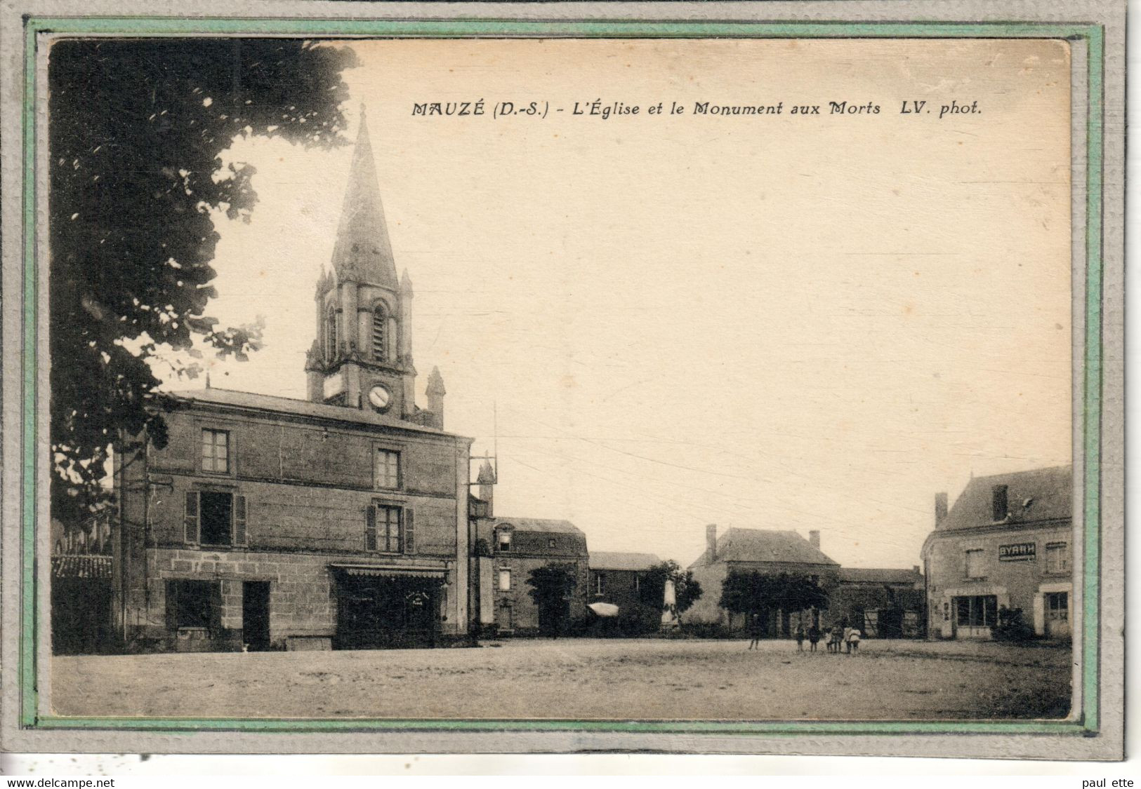 CPA - (79) MAUZé - Aspect De L'Eglise Et Du Monument Aux Morts En 1933 - Mauze Sur Le Mignon