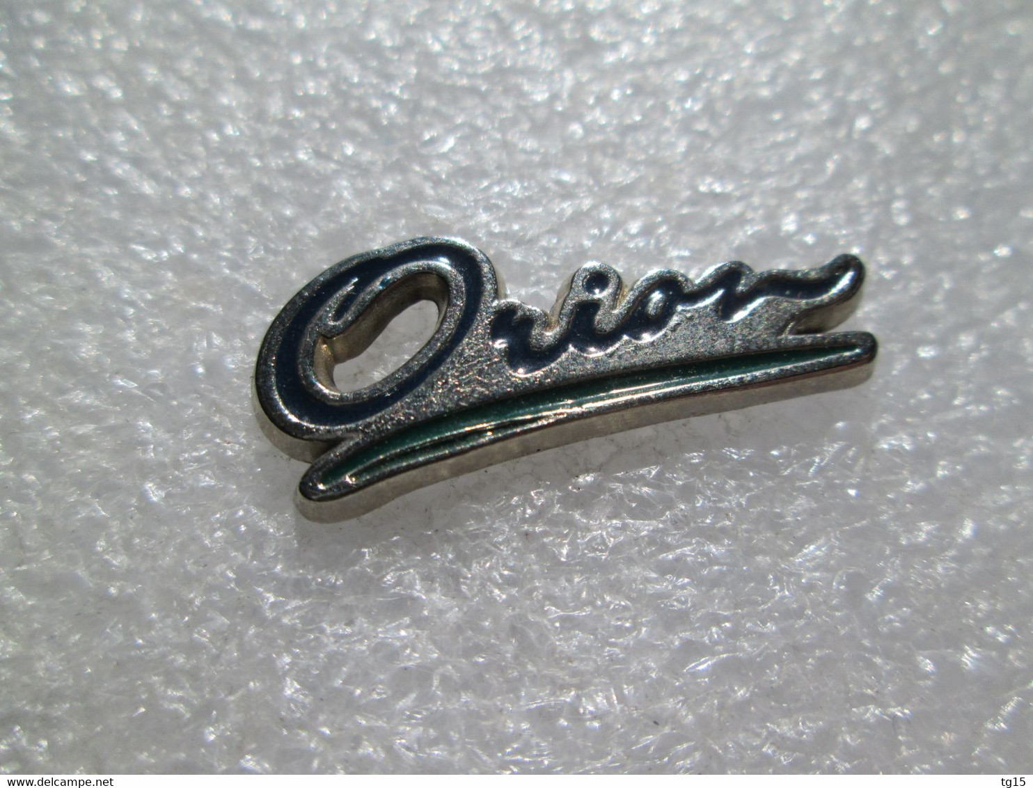 PIN'S    LOGO  FORD  ORION - Ford