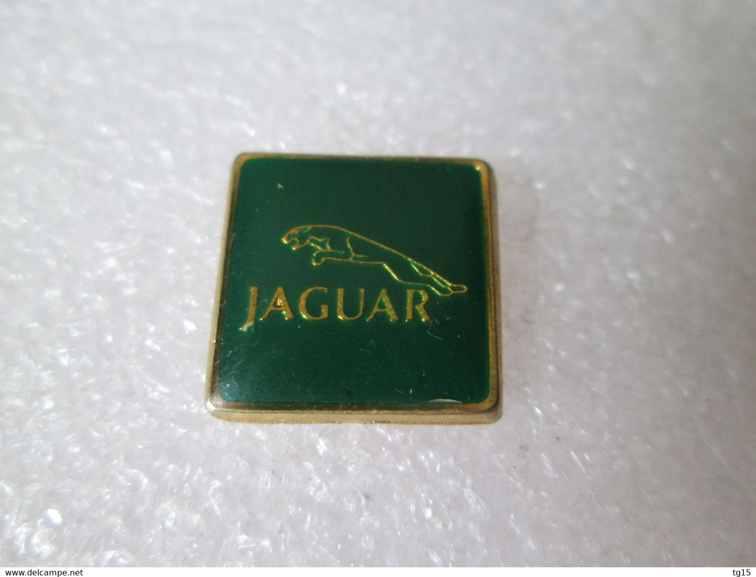 PIN'S    LOGO  JAGUAR   17 Mm - Jaguar