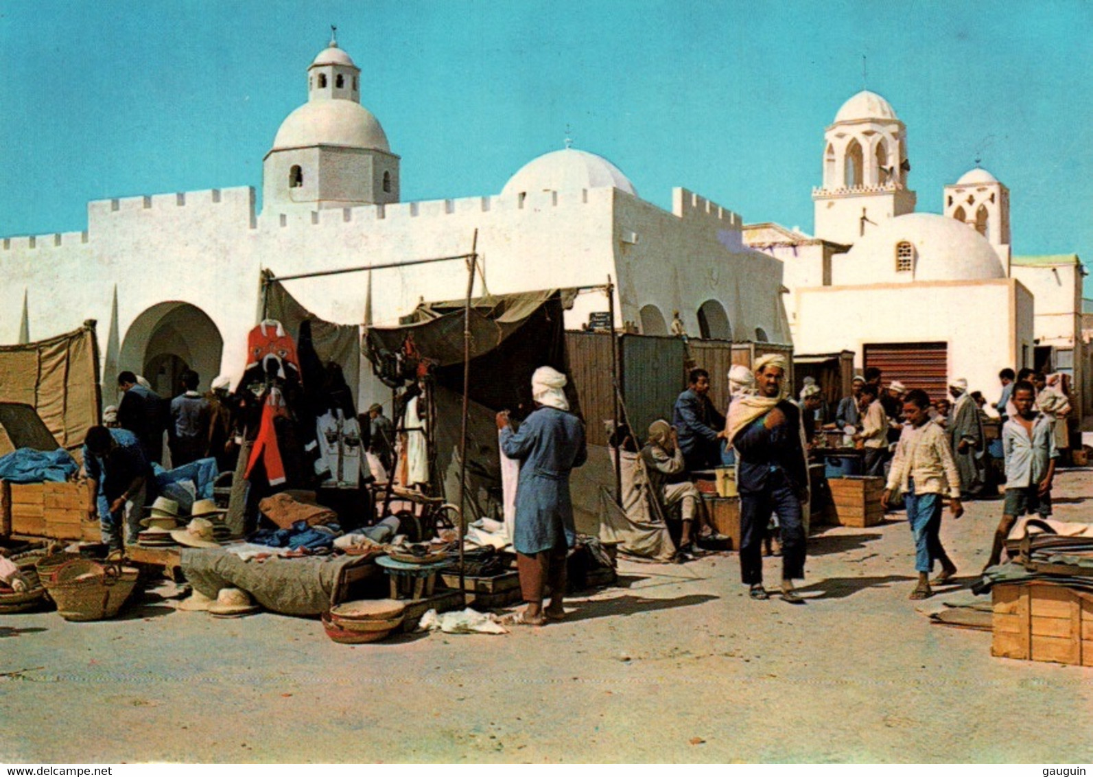 CPM - EL OUED - Le Souk ...(Stand Marchands) - El-Oued