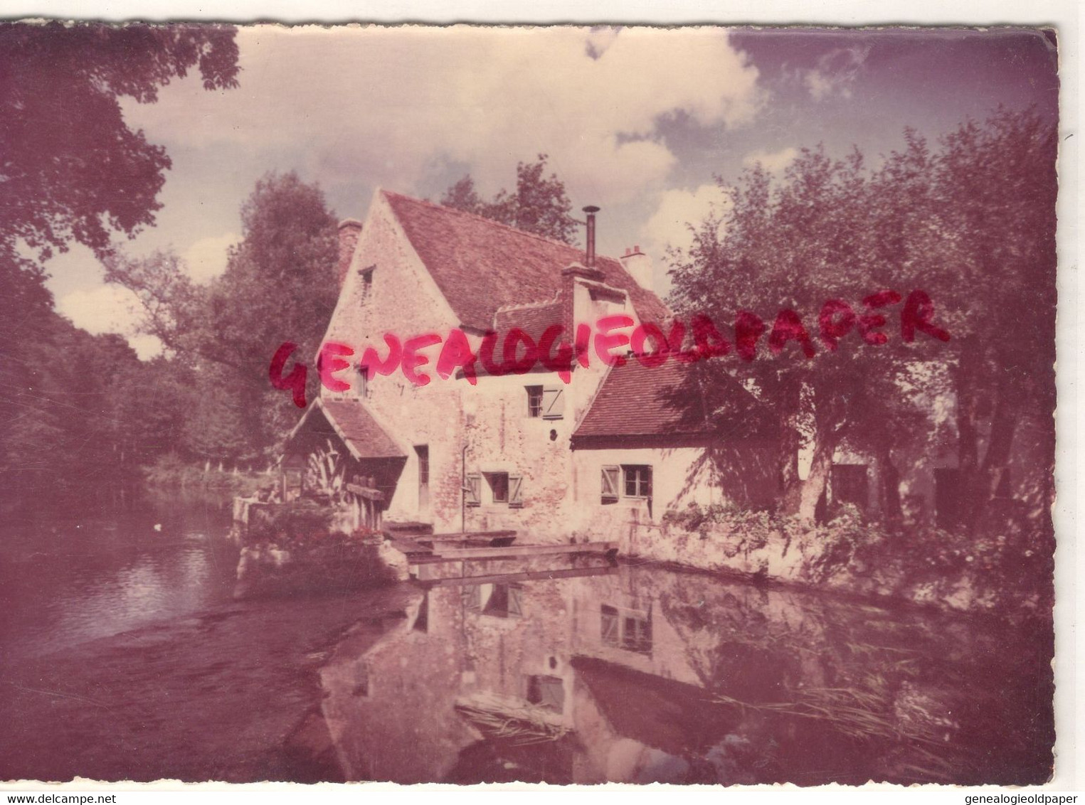 77- COMBS LA VILLE - MOULIN DE JARCY AU BORD DE L' YERRES- YVONNE ROBY GARDIENNE AUX RUINES ORADOUR SUR GLANE - Combs La Ville