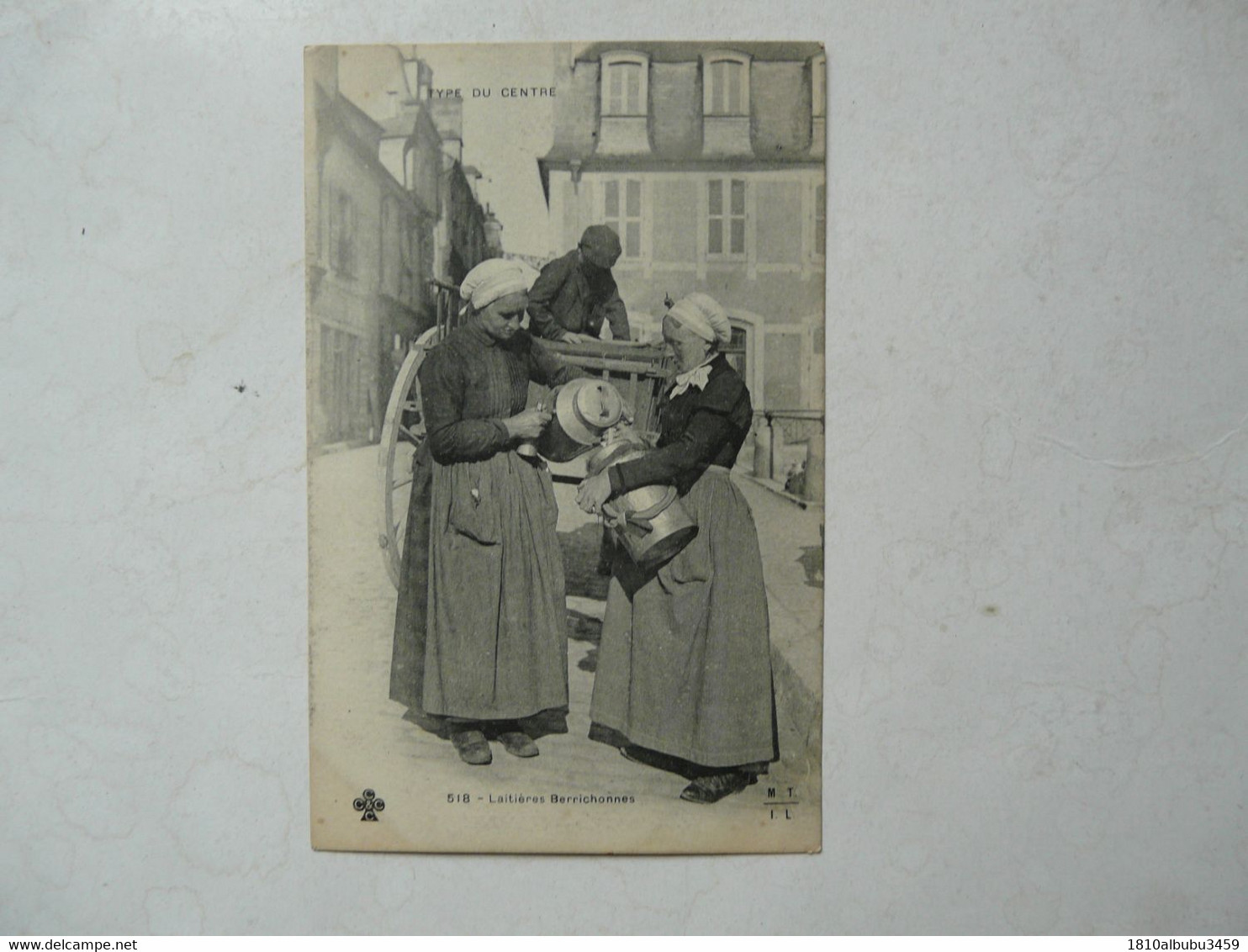 CARTE POSTALE - FOLKLORE : Laitières Berrichonnes - Musique