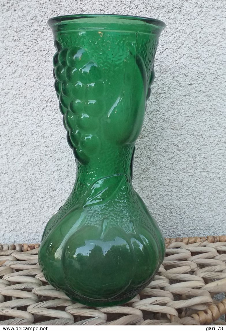 VASE En Verre, Avec Motifs De Fruits -  VINTAGE - ITALIE - Hauteur 25.5 Cm - Jarrones