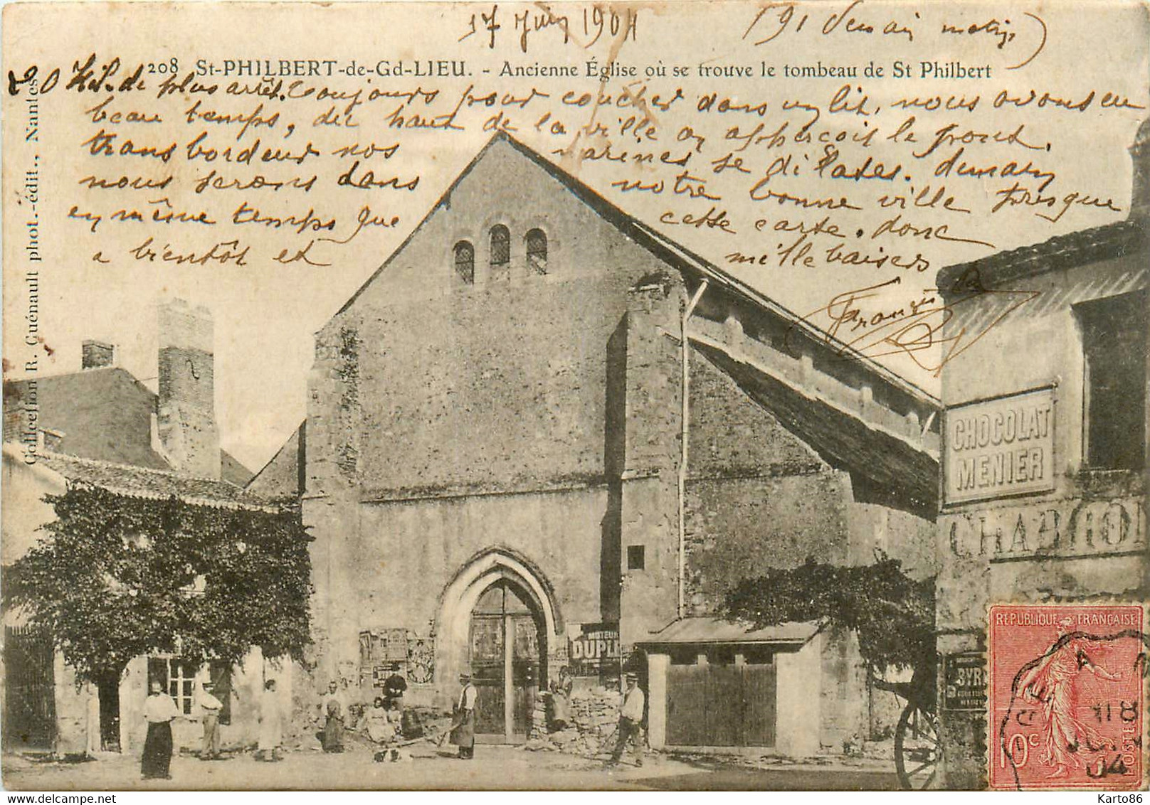 St Philbert De Grand Lieu * Place Et Ancienne église Où Se Trouve Le Tombeau De St Philbert - Saint-Philbert-de-Grand-Lieu