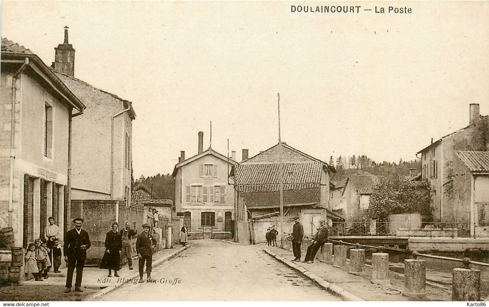 Doulaincourt * Rue Et La Poste Du Village * Ptt - Doulaincourt