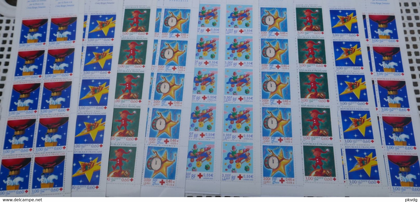 France. Timbres Neufs Vendus à 20% De La Faciale Hors Surtaxe Pour Affranchissement Du Courrier à Moindre Coût. - Collections (with Albums)