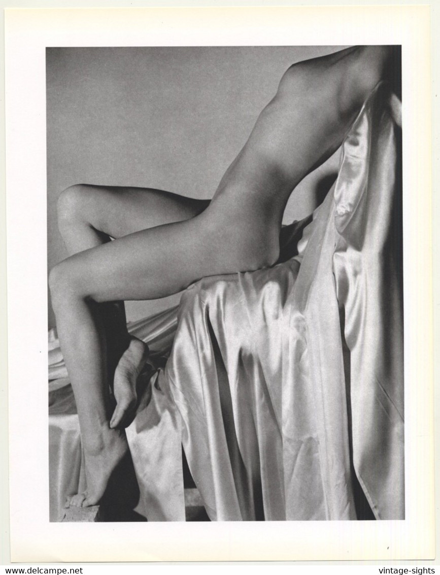 Lisa Fonssagrives On Silk, 1940 (1992 Sheet: Horst P. Horst 27.5 X 35.5 CM) - Unclassified