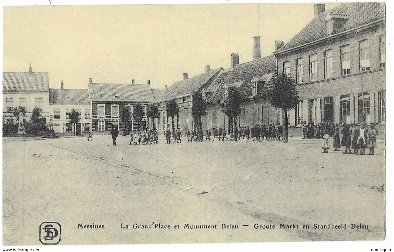 MESSINES  --  La Grand'Place Et Monument Deleu ---  Groote Markt En Standbeeld Deleu - Mesen