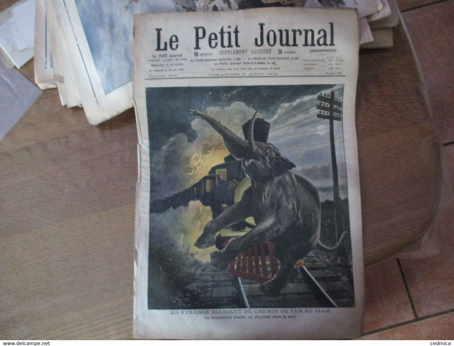 LE PETIT JOURNAL 9 AOUT 1908 UN ETRANGE ACCIDENT DE CHEMIN DE FER AU SIAM,DES REQUINS DANS L'ADRIATIQUE - Le Petit Journal