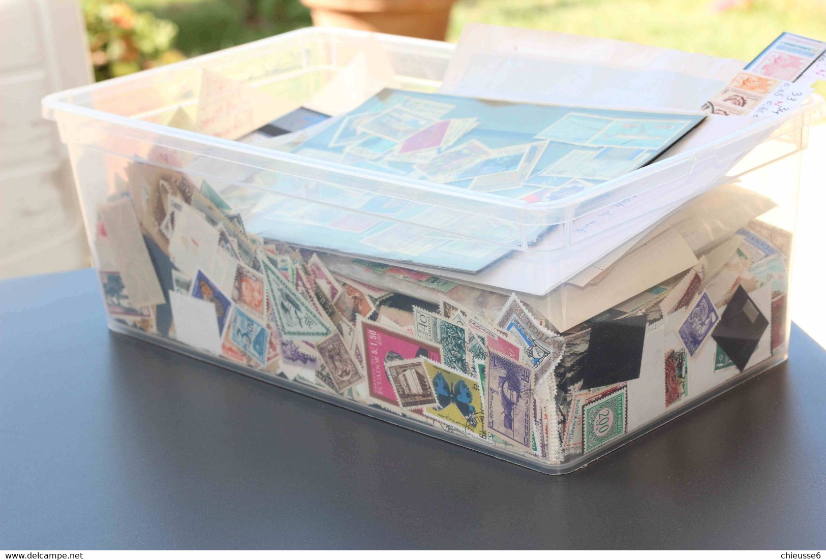 Boite De Timbres + 1kg - Kisten Für Briefmarken