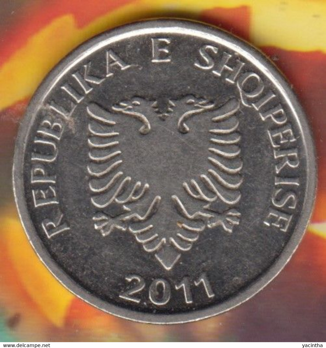 @Y@  Albanie   5  Leke    2011       (1219) - Albanien