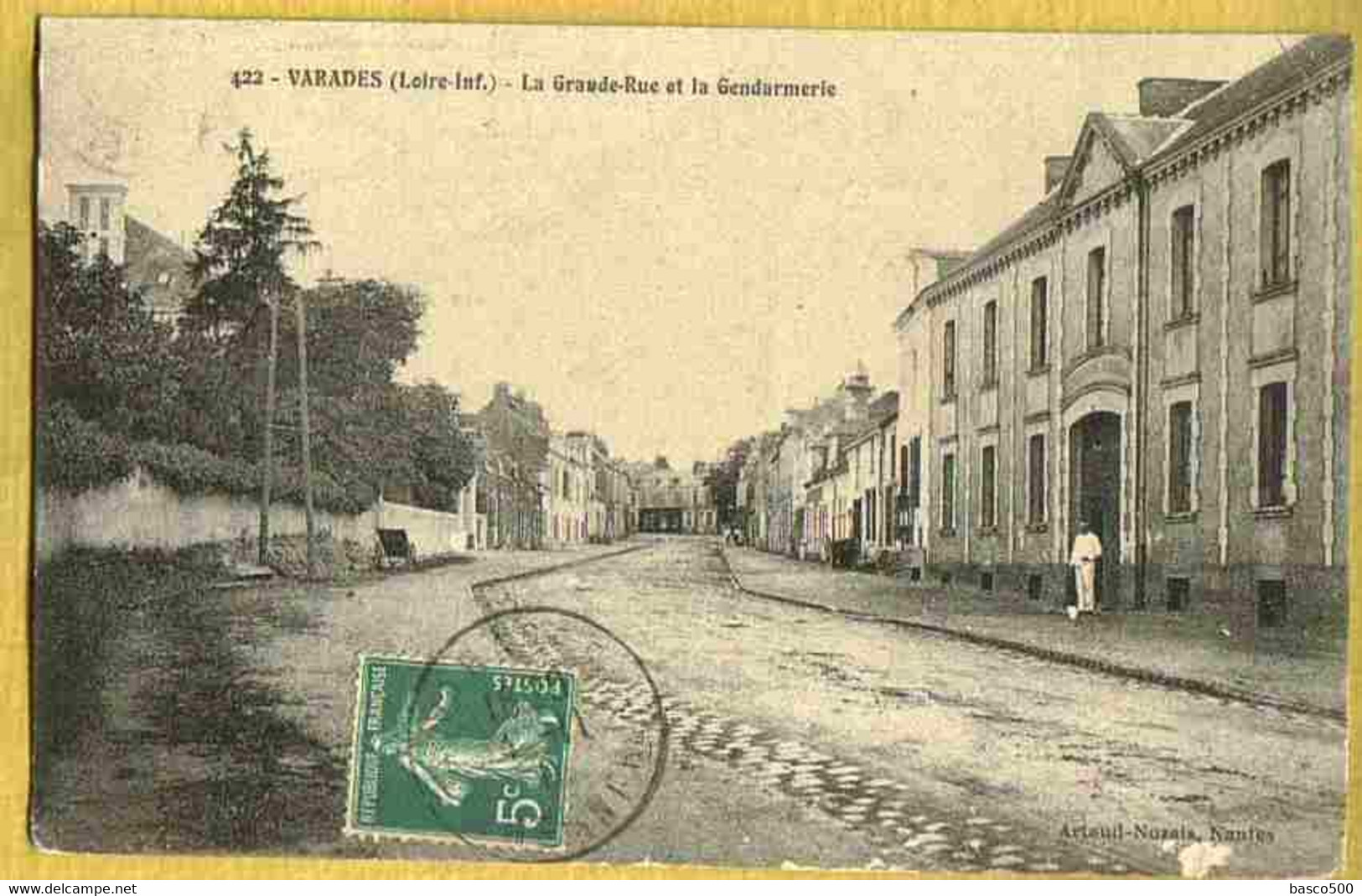 1910 VARADES - La GENDARMERIE Dans La GRANDE RUE Animée - Varades