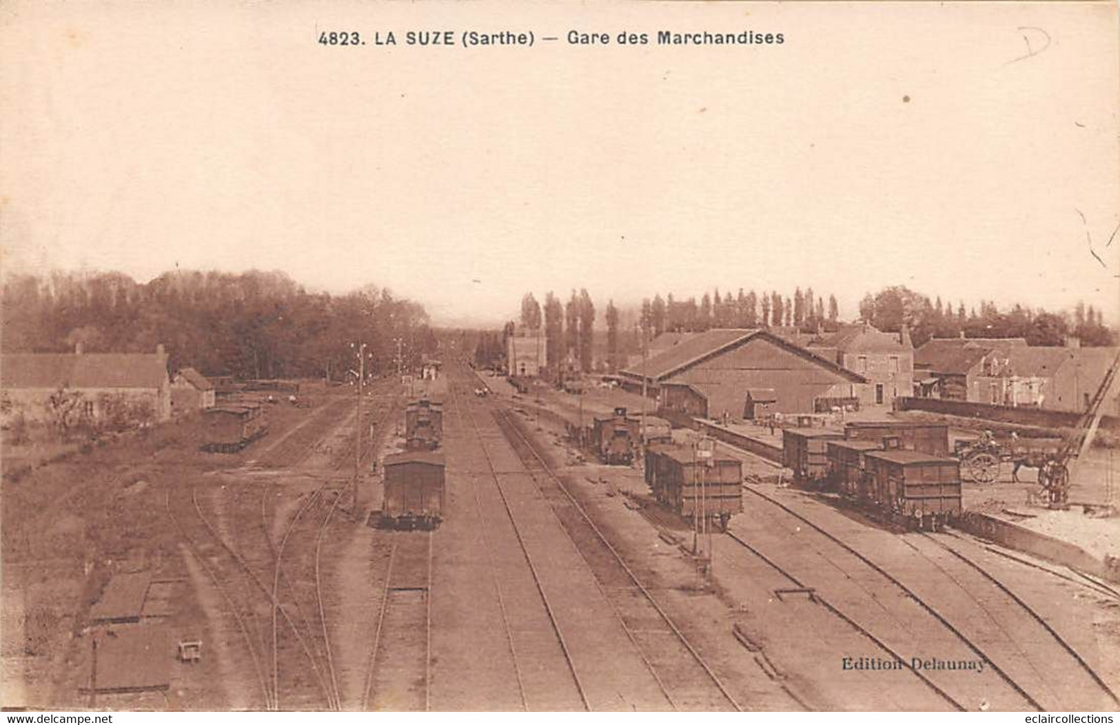 La Suze Sur Sarthe        72        Intérieur De La Gare Des Marchandises  . Trains -                   (voir Scan) - La Suze Sur Sarthe