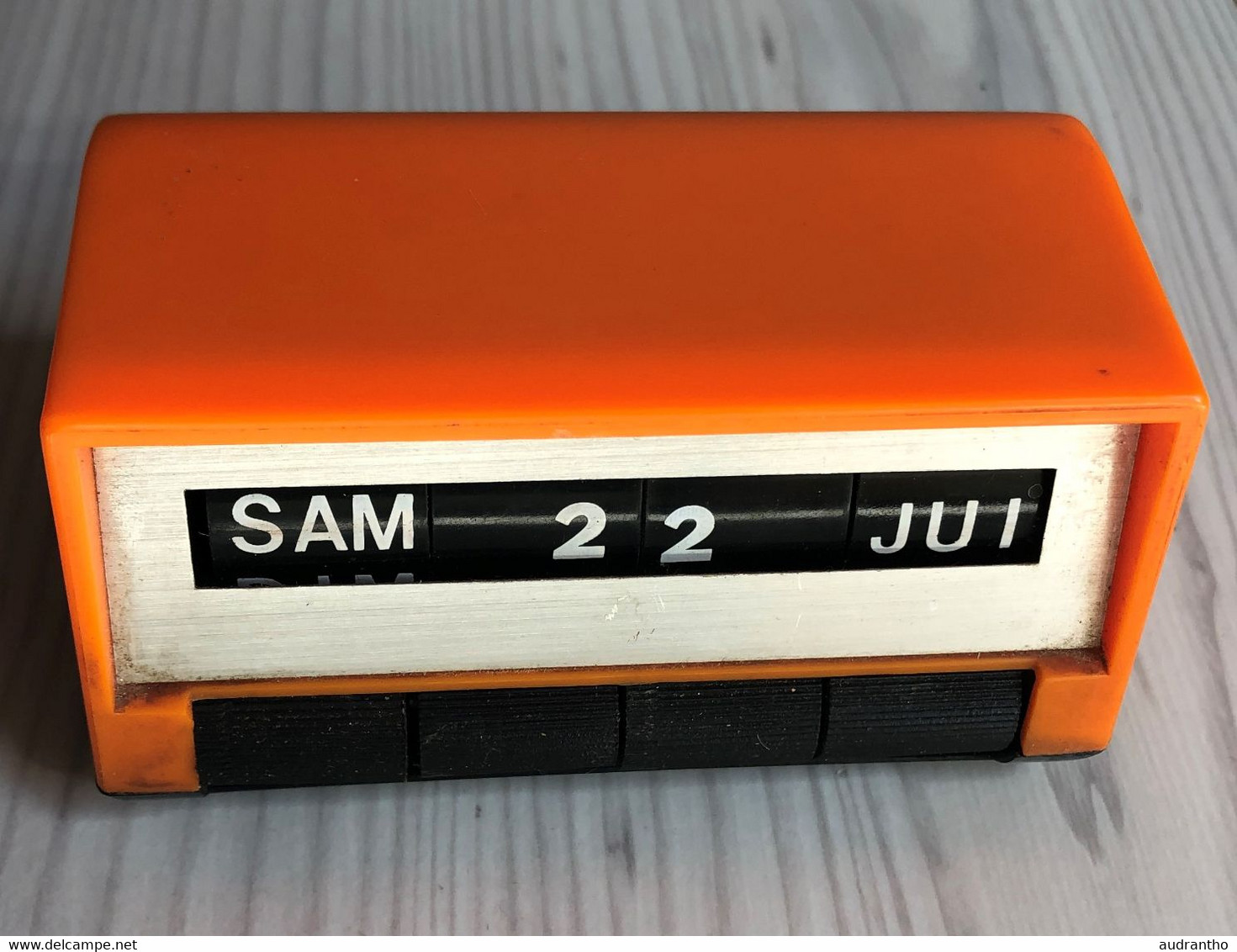 Dateur Vintage Plastique Orange U.K REGO DESIGN 70's Numéroté - Autres & Non Classés