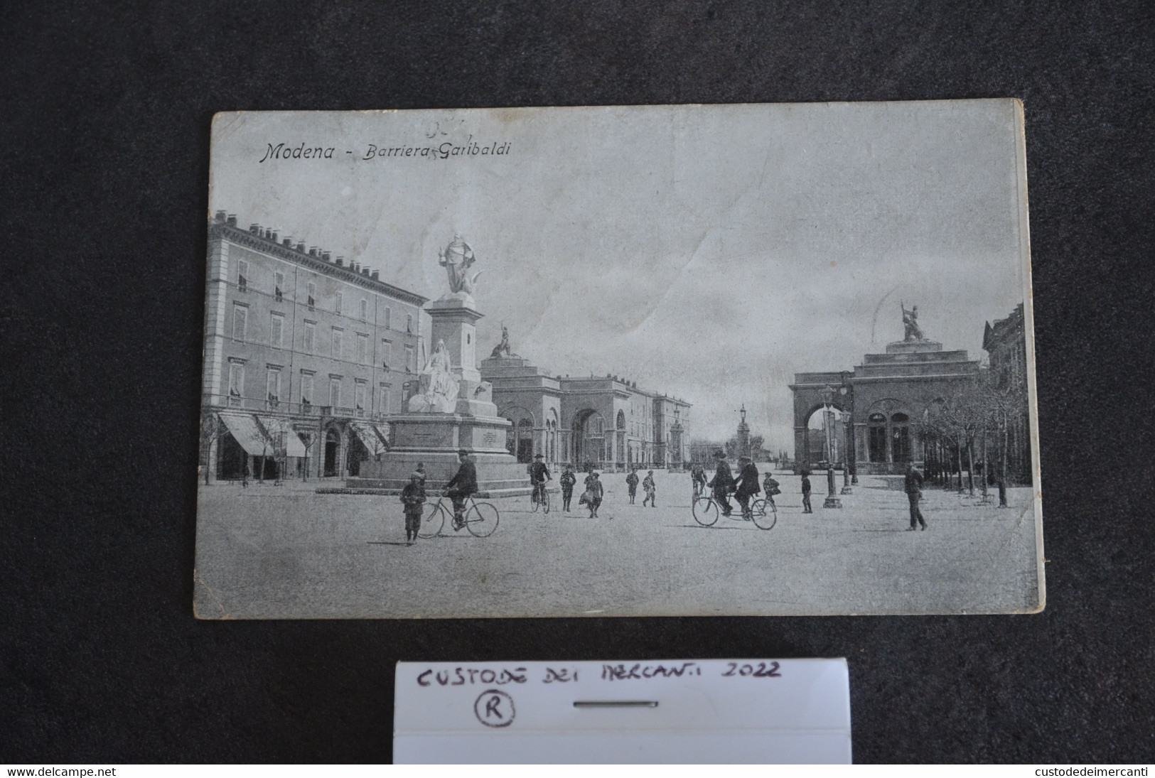 CARTOLINA MODENA CENTRO STORICO MODENA BARRIERA GARIBALDI VG 1905 ANIMATISSIMA COPPIA BOLLI - Modena