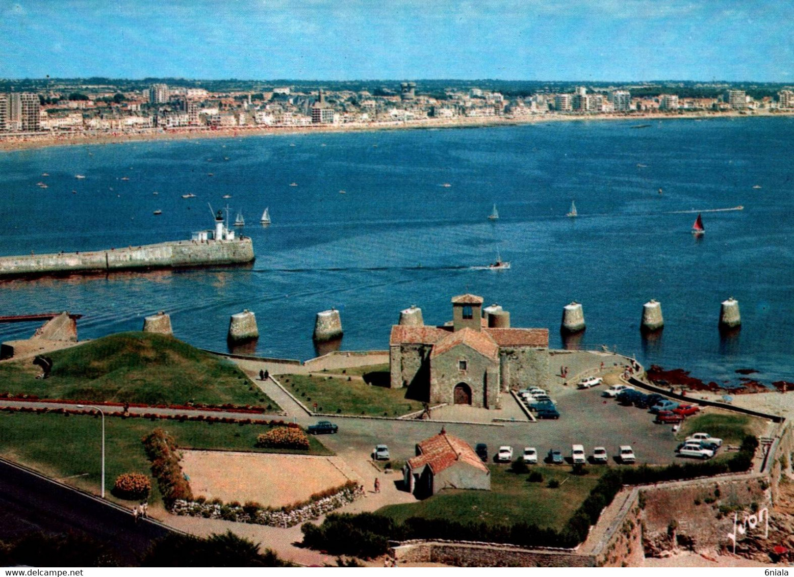 LES SABLES D OLONNE Le Fort Saint Nicolas Et Au Fond La Plage     85  (Recto-verso) - Sables D'Olonne