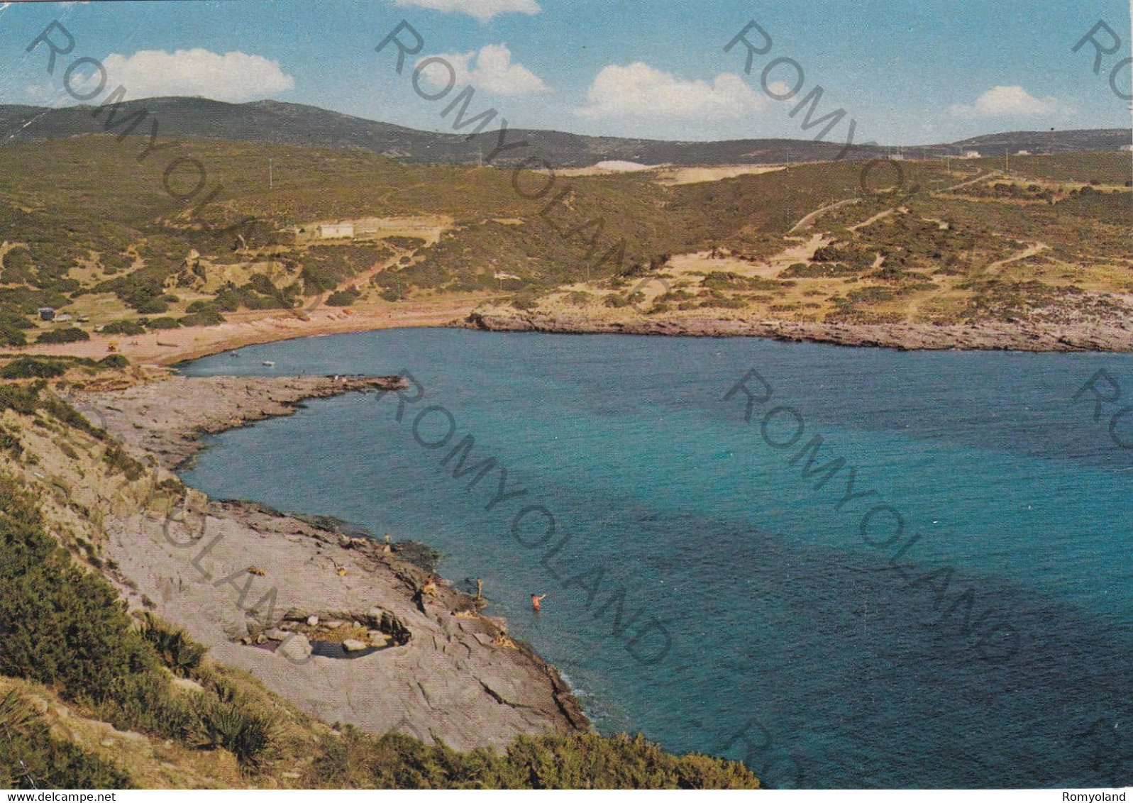 CARTOLINA  S.ANTIOCO,CARBONIA-IGLESIAS,SARDEGNA,CALA SAPONE,MARE,SPIAGGIA,BARCHE A VELA,ESTATE,VACANZA,VIAGGIATA 1981 - Carbonia