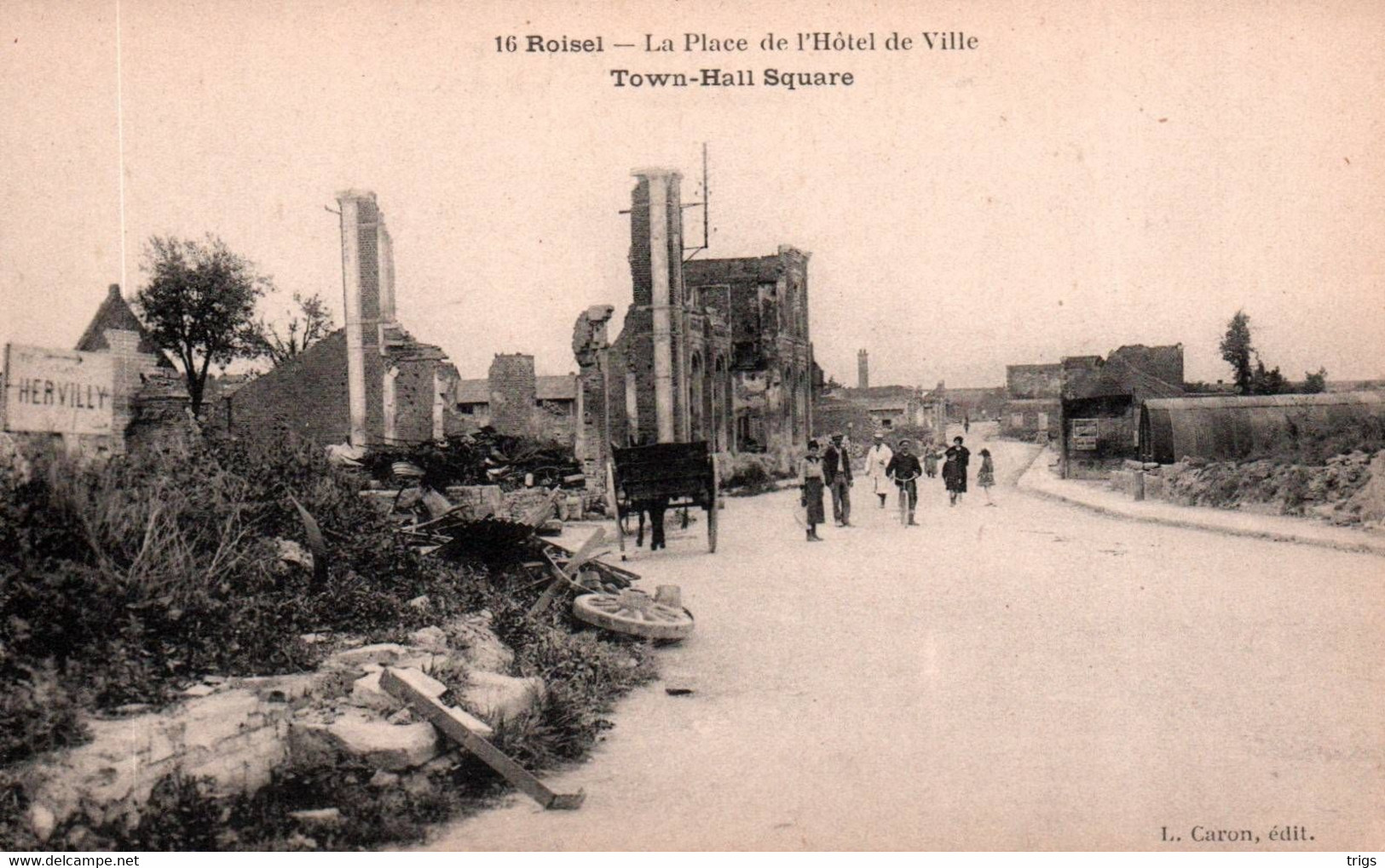 Roisel - La Place De L'Hôtel De Ville - Roisel