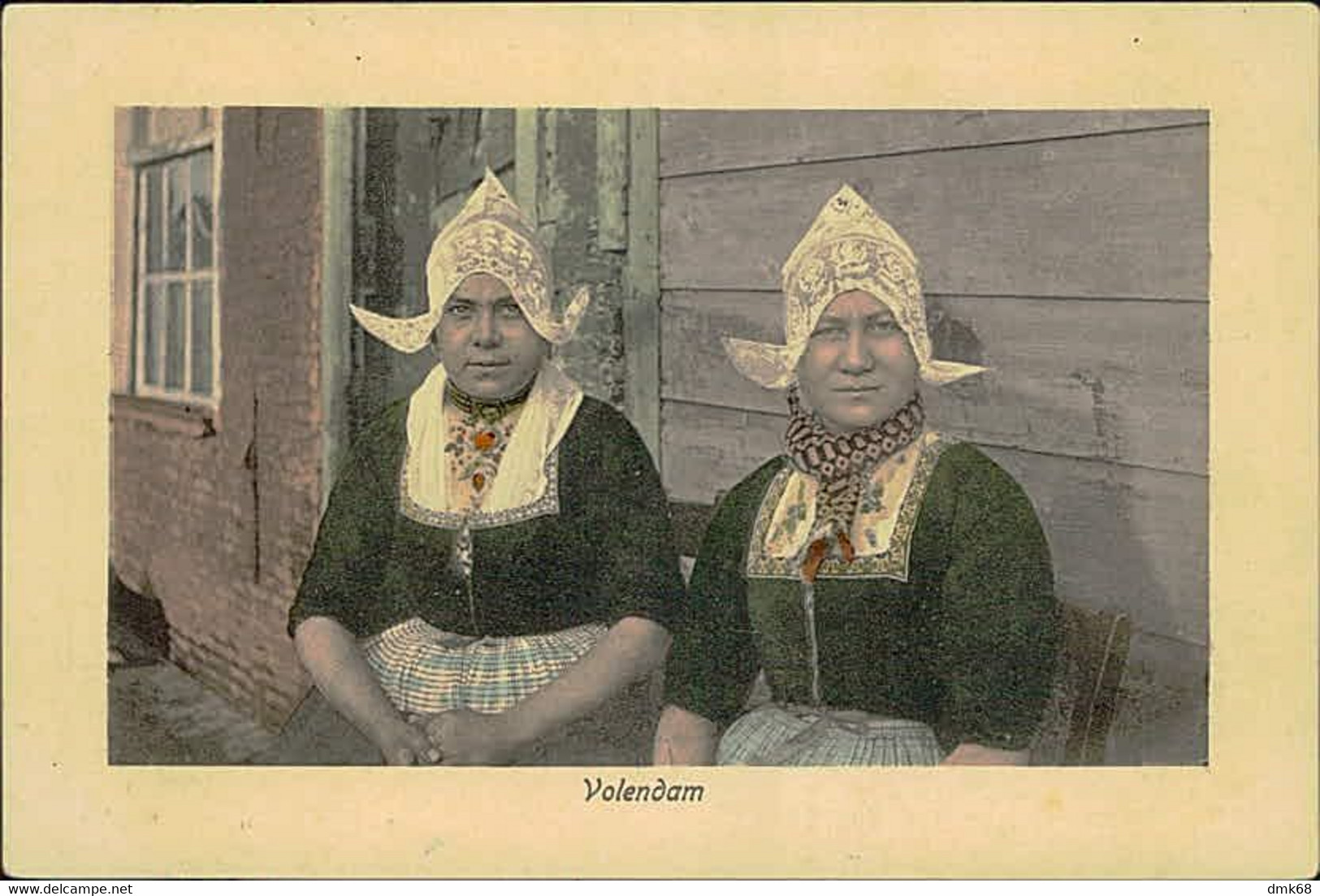 NETHERLANDS - VOLENDAM - WOMEN IN TRADITIONAL COSTUME - EDIT WEENENK & SNEL - 1920s  (11366) - Edam