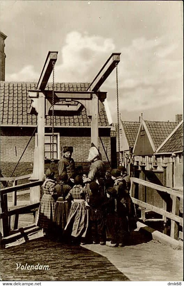 NETHERLANDS - VOLENDAM - PEOPLE TRADITIONAL COSTUME - PHOTO A.G. VAN AGTMAAL - 1930s (11369) - Edam