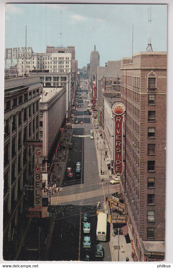 Wisconsin Avenue - Looking West Milwaukee - Milwaukee