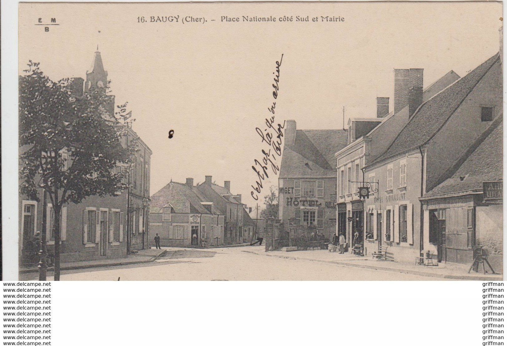 BAUGY PLACE NATIONALE COTE SUD ET MAIRIE 1914 TBE - Baugy