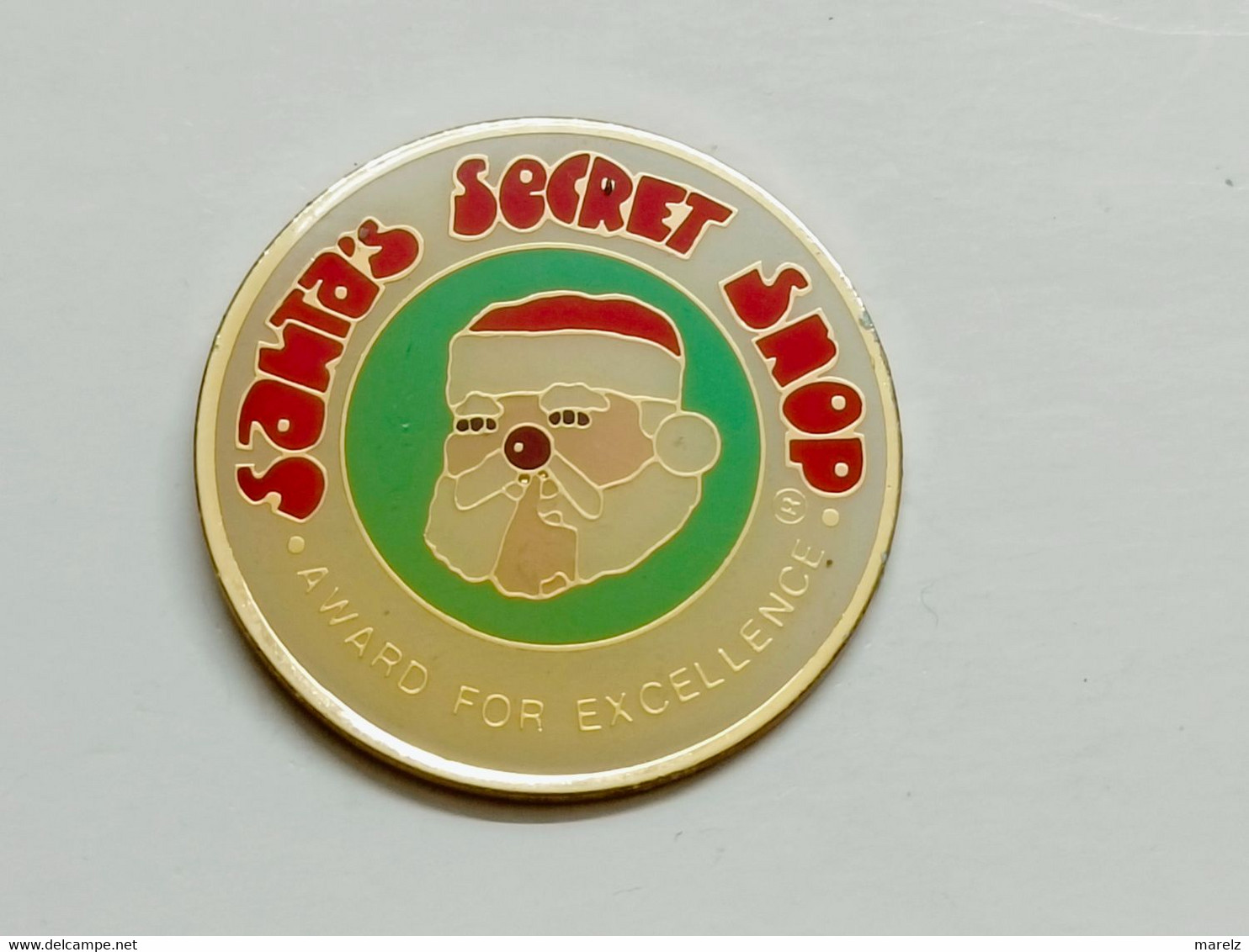 Pin's NOËL Le Père Noël SANTA'S SECRET SHOP - Pin Badge Pins Santa Klaus Magasin Du Père Noël - Noël