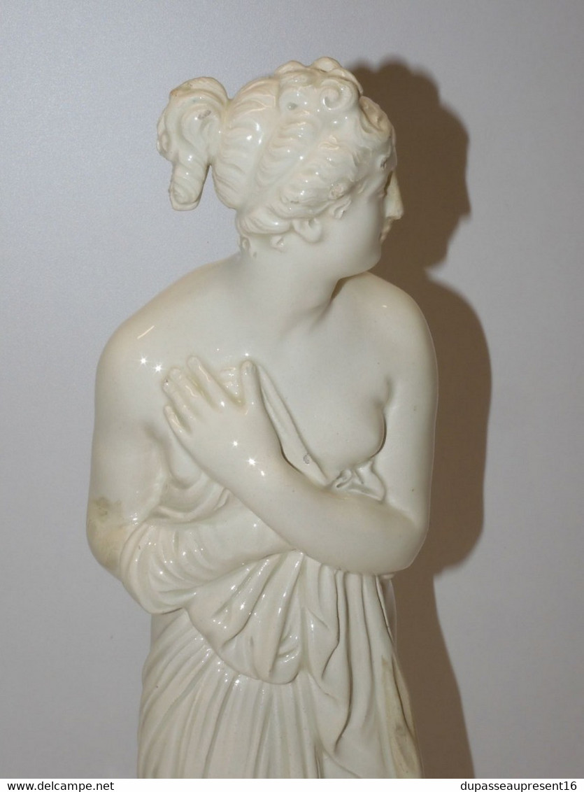 *STATUE CERAMIQUE ITALIENNE VENUS ITALIQUE Signée CANOVA Sur Socle COLLECTION  E - Zonder Classificatie