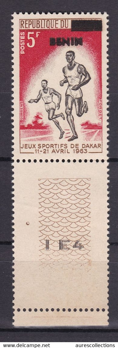 BENIN 1993 MICHEL 549 5F Val. 70€ - JEUX SPORTIFS DE DAKAR FOOTBALL COURSE RUNNING - OVERPRINT SURCHARGE OVERPRINTED MNH - Bénin – Dahomey (1960-...)