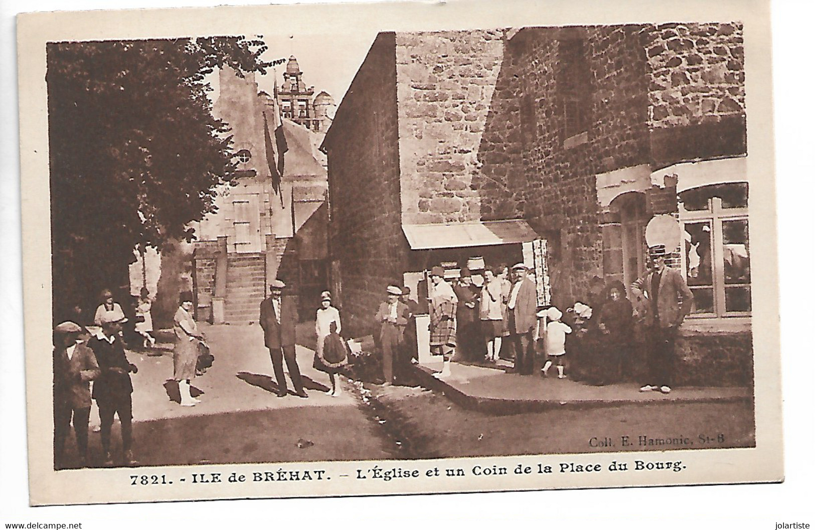 D 22 CPA  ILE DE BREHAT  L Eglise Et Un Coin De La Place Du Bourg Animee  Non Ecrite Superbe Etat N0123 - Paimpol