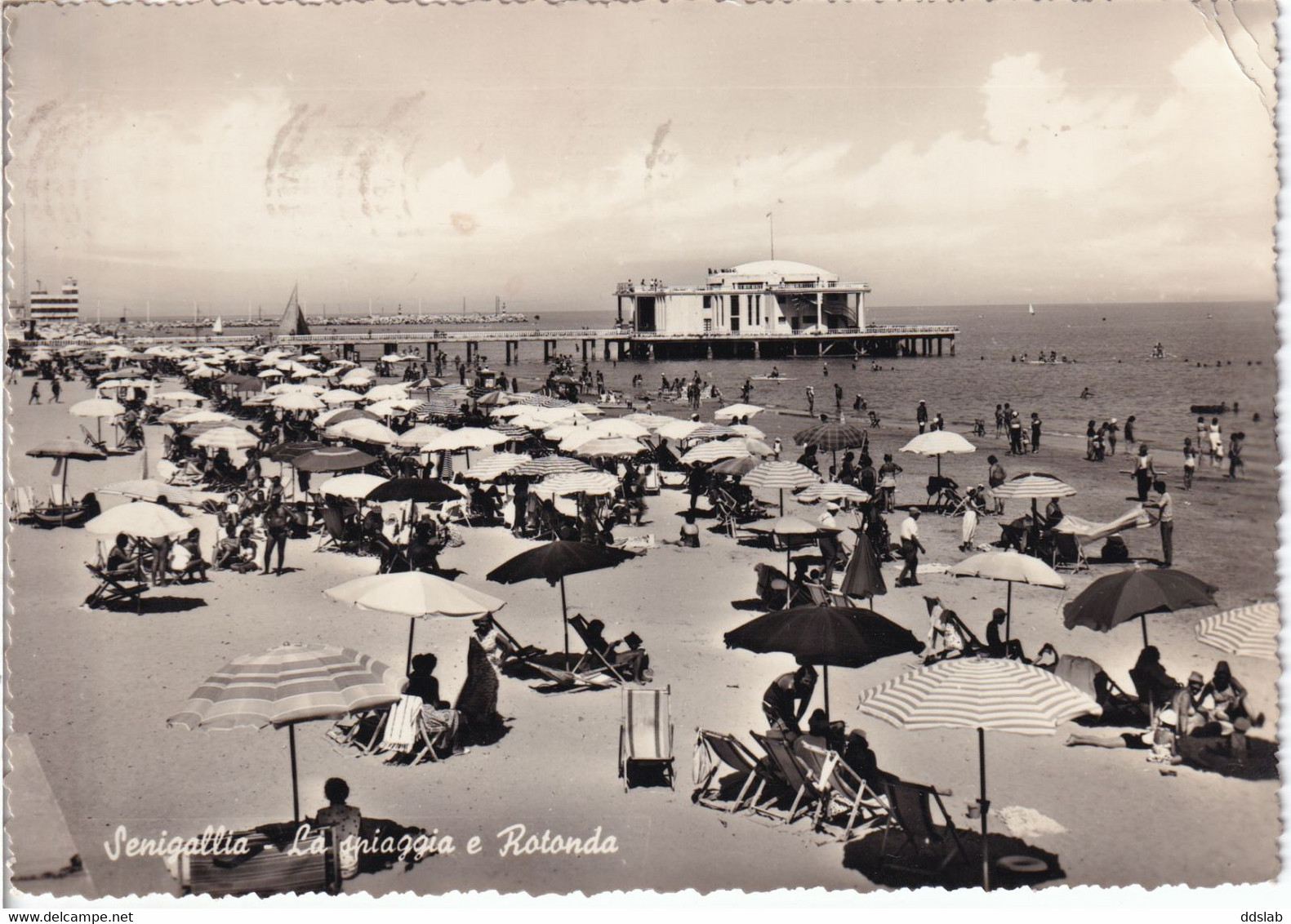 Senigallia (Ancona) - La Spiaggia E La Rotonda - Animata, Viaggiata Per Nova Gorica Nel 1957 - Ed. M.A.B. - Senigallia