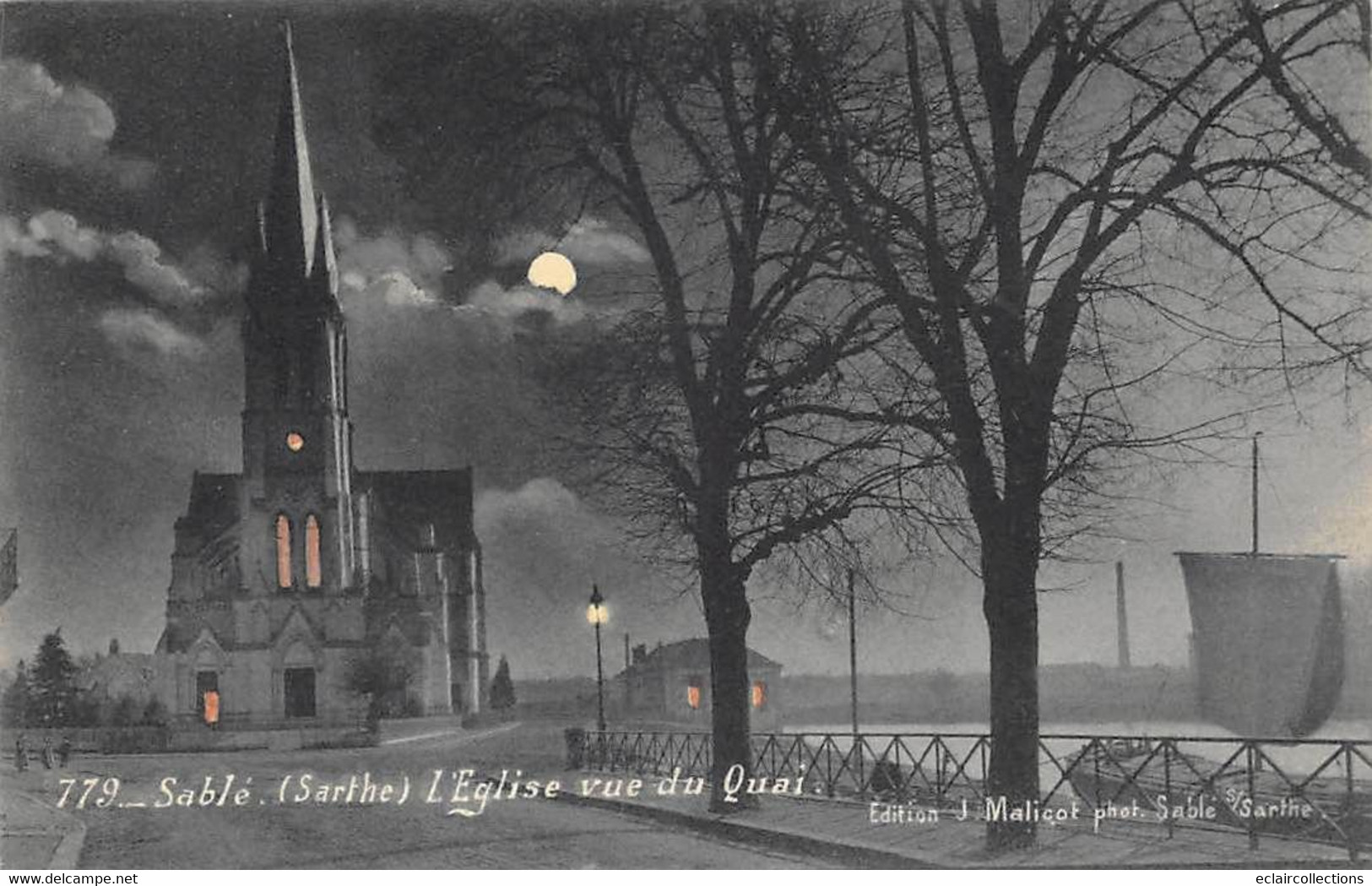 Sablé Sur Sarthe         72         Eglise, Vue Du Quai . Carte à La Lune                     (voir Scan) - Sable Sur Sarthe