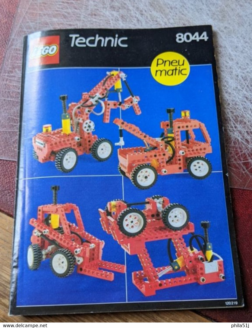 LEGO TECHNIC  N° 8044--- PNEU MATIC--- VOIR SCAN---n°17 - Lego Technic