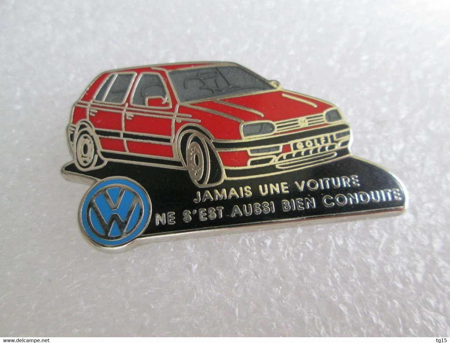 PIN'S     VOLKSWAGEN GOLF 3  Zamak  DECAT - Volkswagen