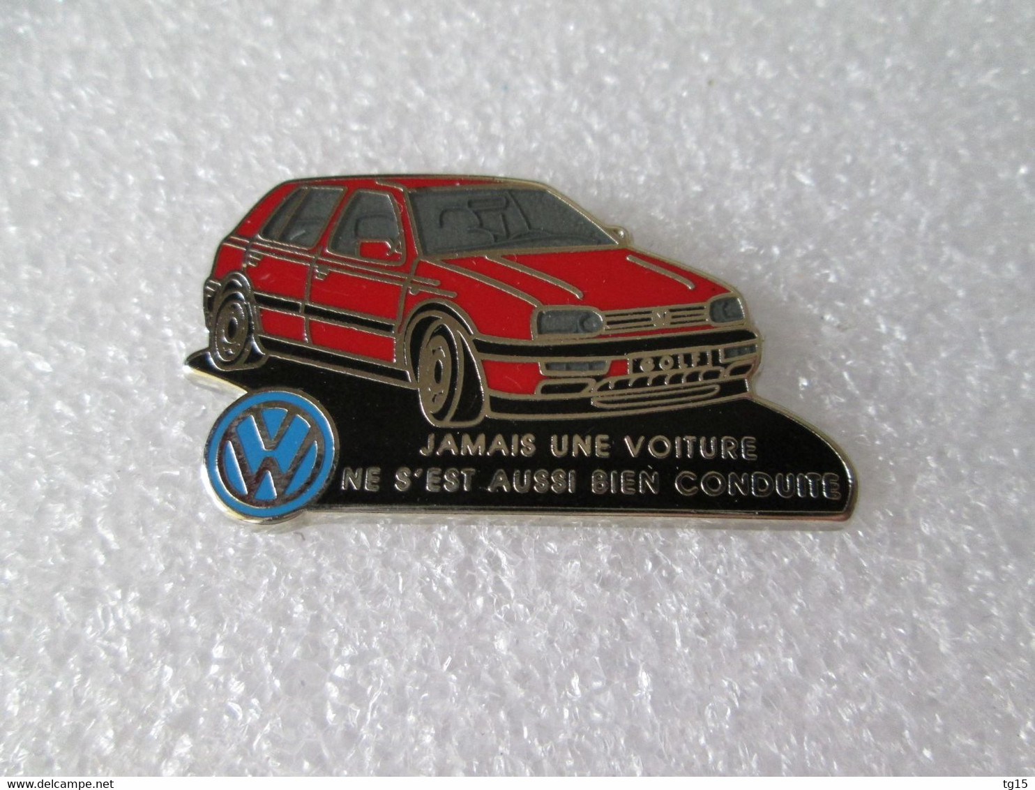 PIN'S     VOLKSWAGEN GOLF 3  Zamak  DECAT - Volkswagen