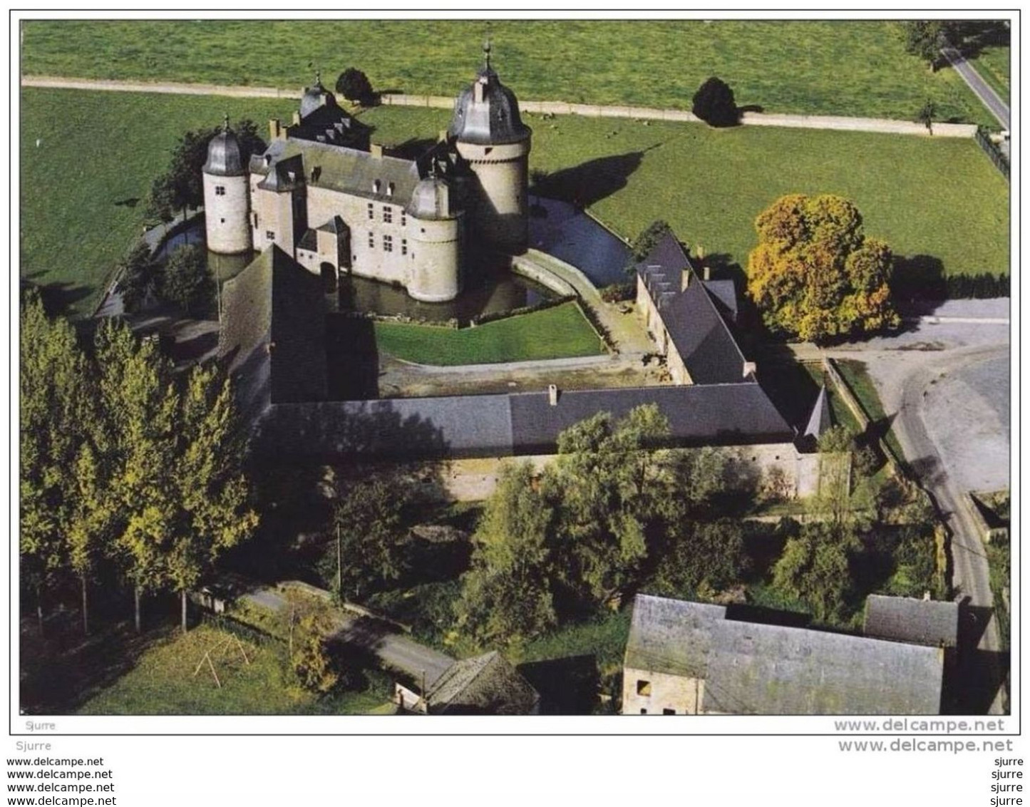 LAVAUX STE ANNE / Rochefort - Château Féodal - FERME - MUSEE DE LA CAMPAGNE - Kasteel - Rochefort