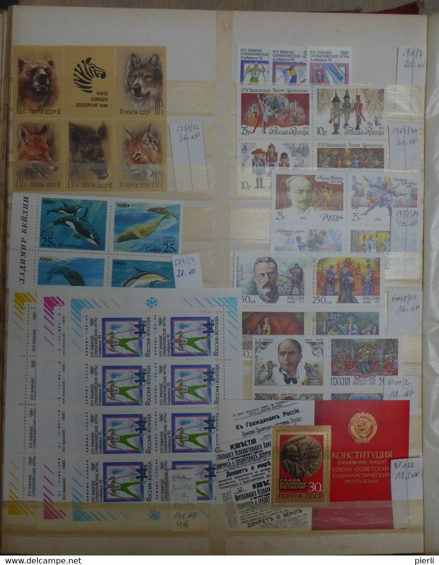 RUSSIE -  TIMBRES NEUFS AVEC ET SANS CHARNIERE - BEAU PETIT LOT - Verzamelingen