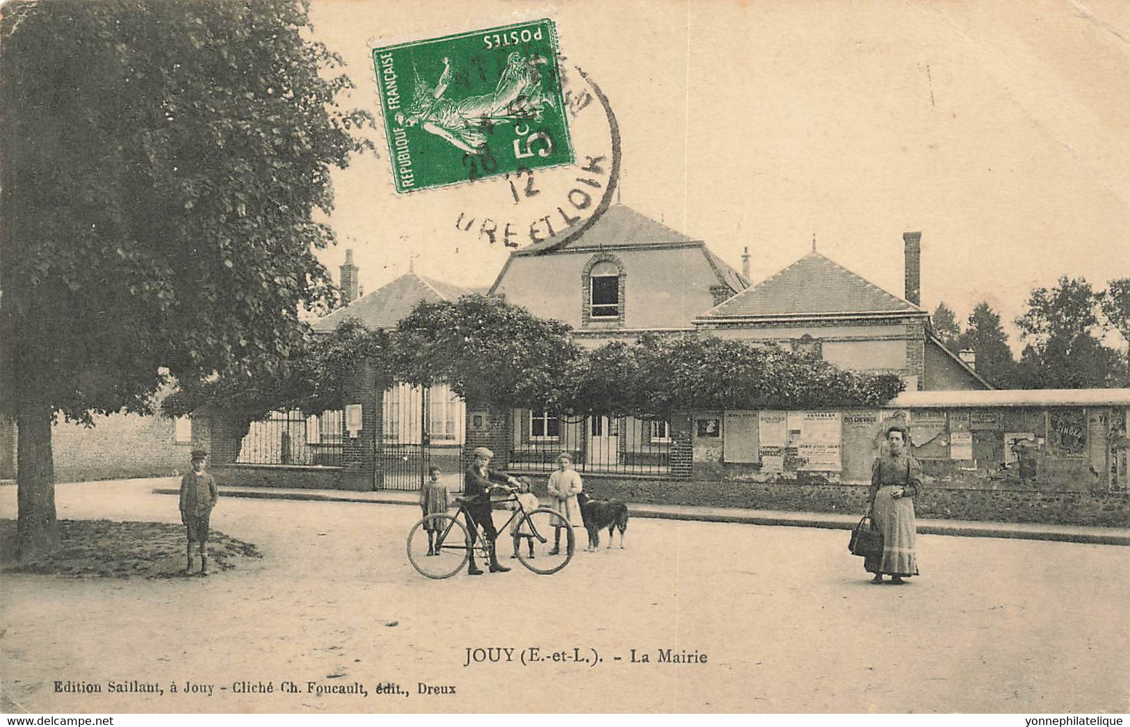 28 - EURE ET LOIR - JOUY - Mairie Et Place Animée - Superbe - 10837 - Jouy