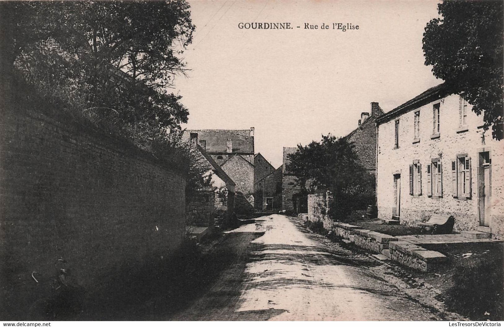 CPA  GOURDINNE - Rue De L'église - Walcourt