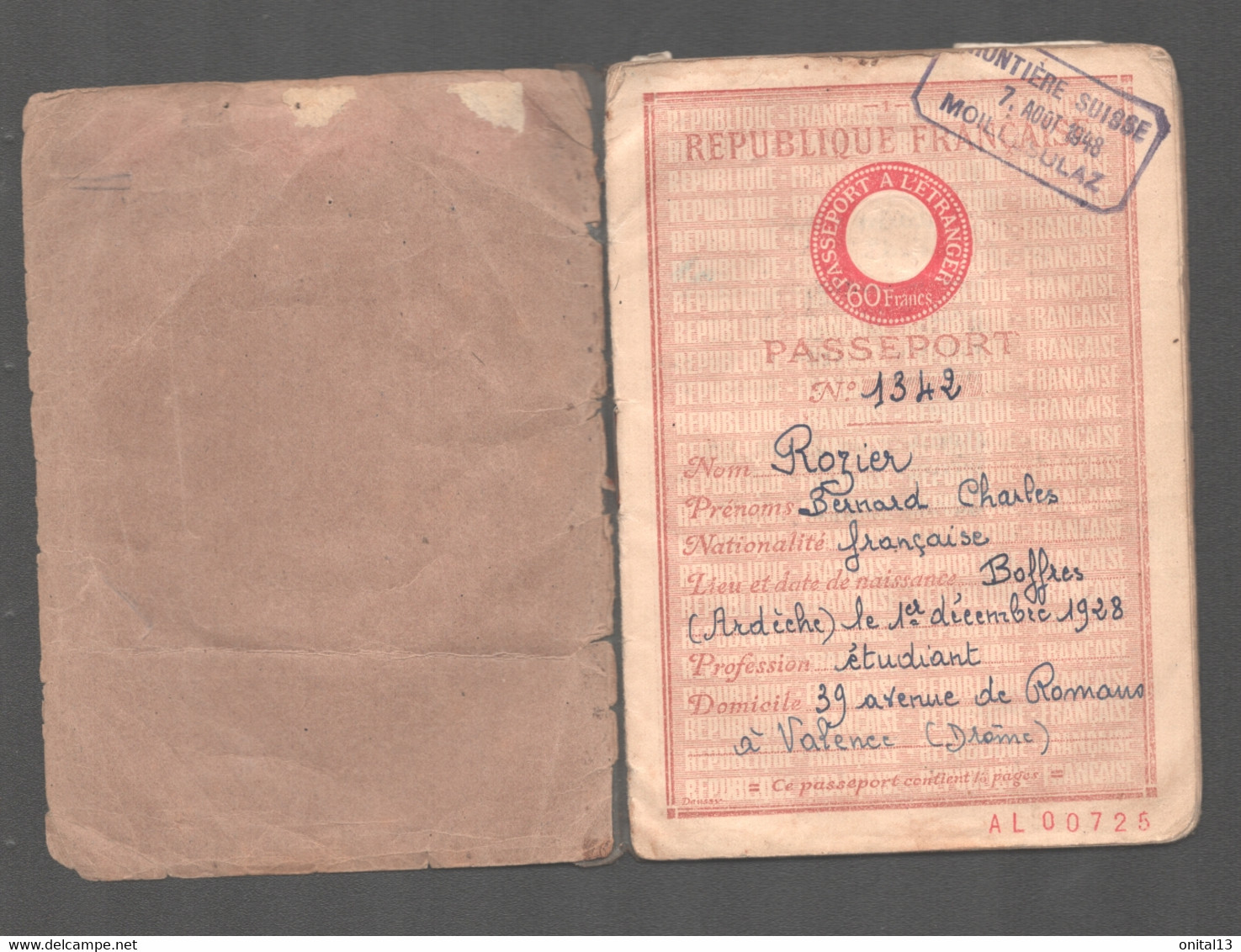 1946 PASSEPORT REPUBLIQUE FRANCAISE / TIMBRES FISCAUX   D847 - Documents Historiques