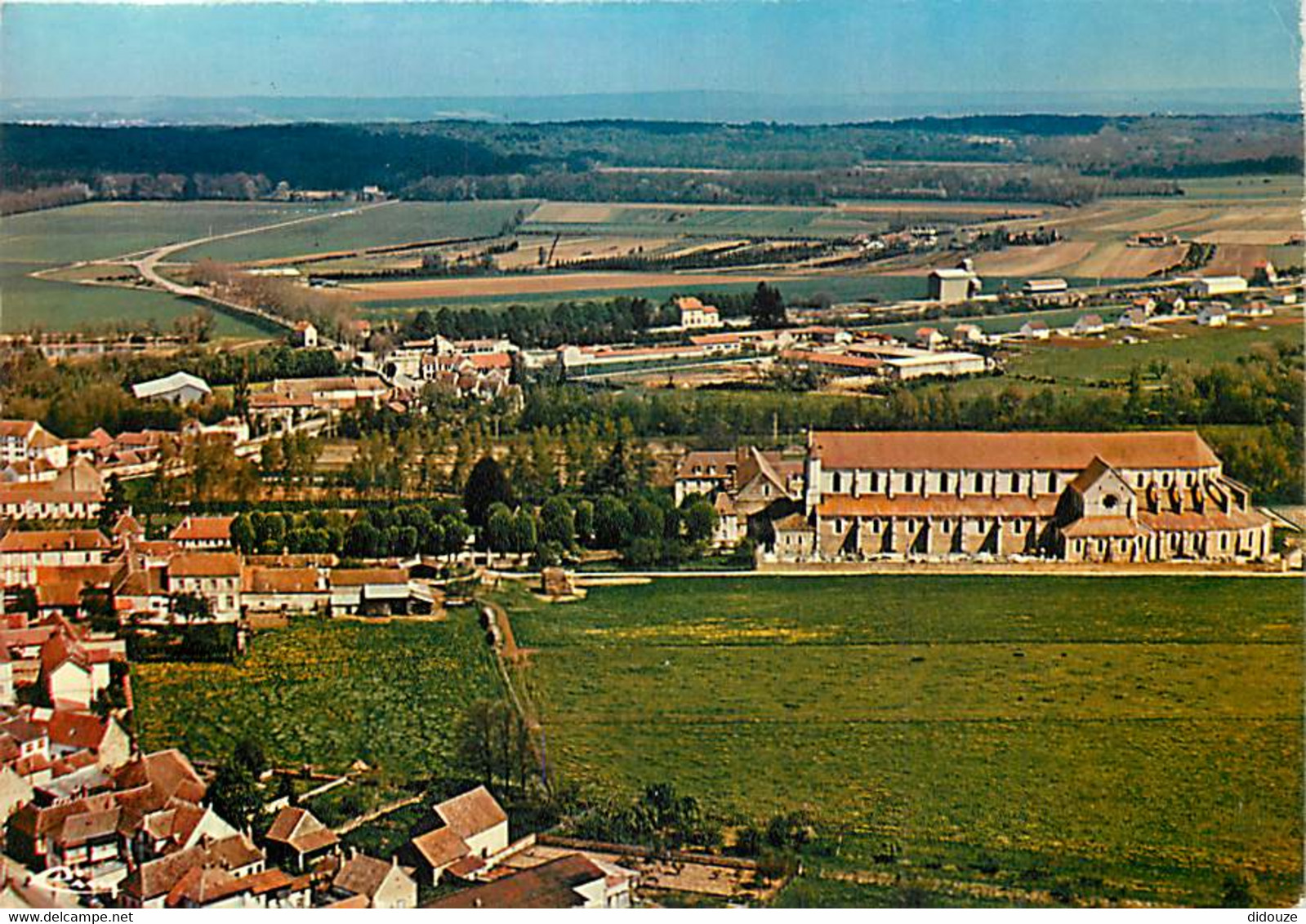 89 - Pontigny - Vue Générale Aérienne - Eglise Abbatiale - CPM - Voir Scans Recto-Verso - Pontigny