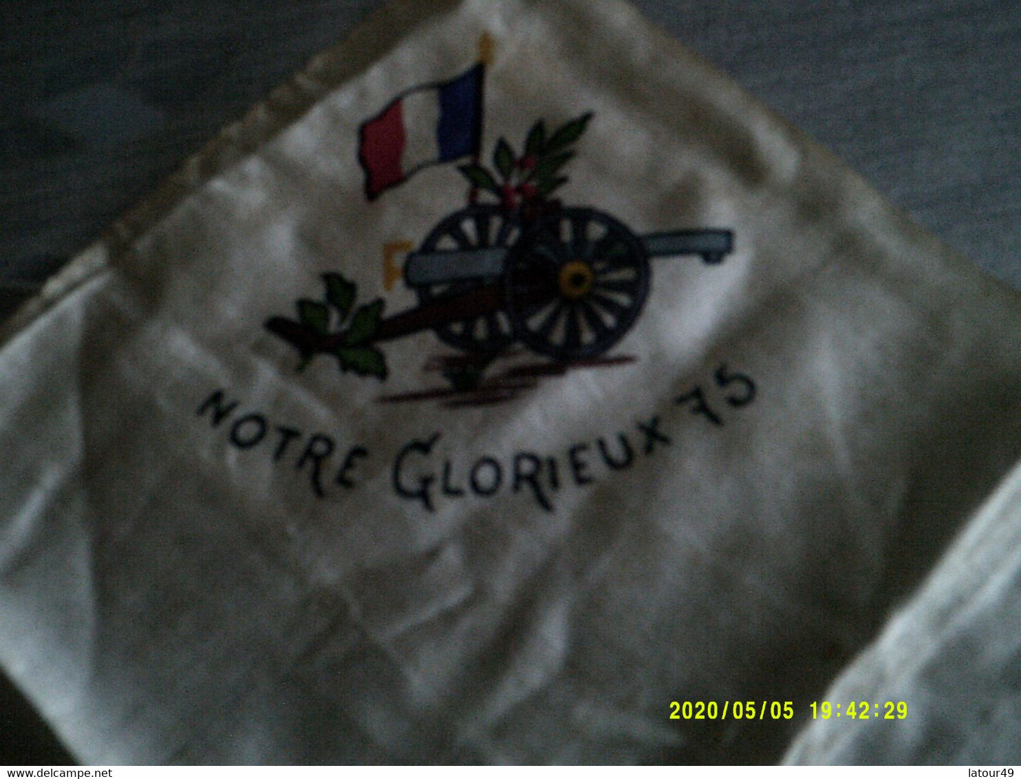 Rare Mouchoir Soie Imprime 7 Couleurs 5 Drapeaux Allies 4 Angles Canon Surmonte Du Drapeau Francais Notre Glorieux 75 - Banderas